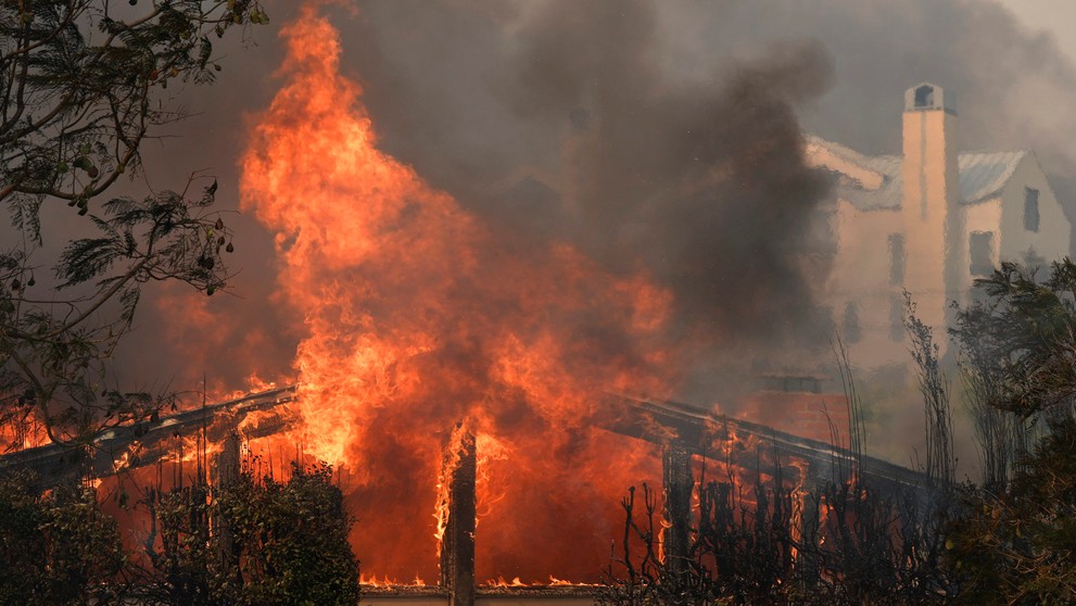 Los Angeles v plameňoch