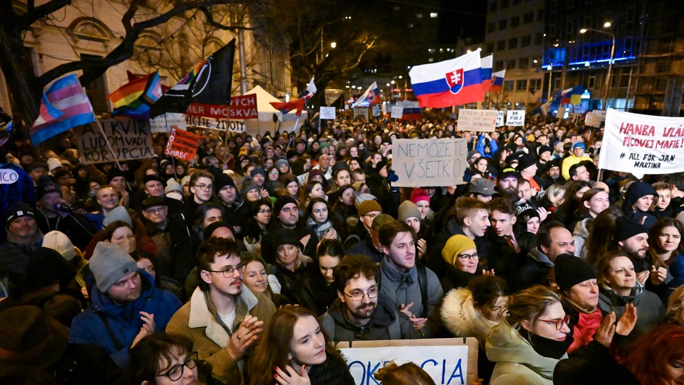 Opozičné protesty v Bratislave.