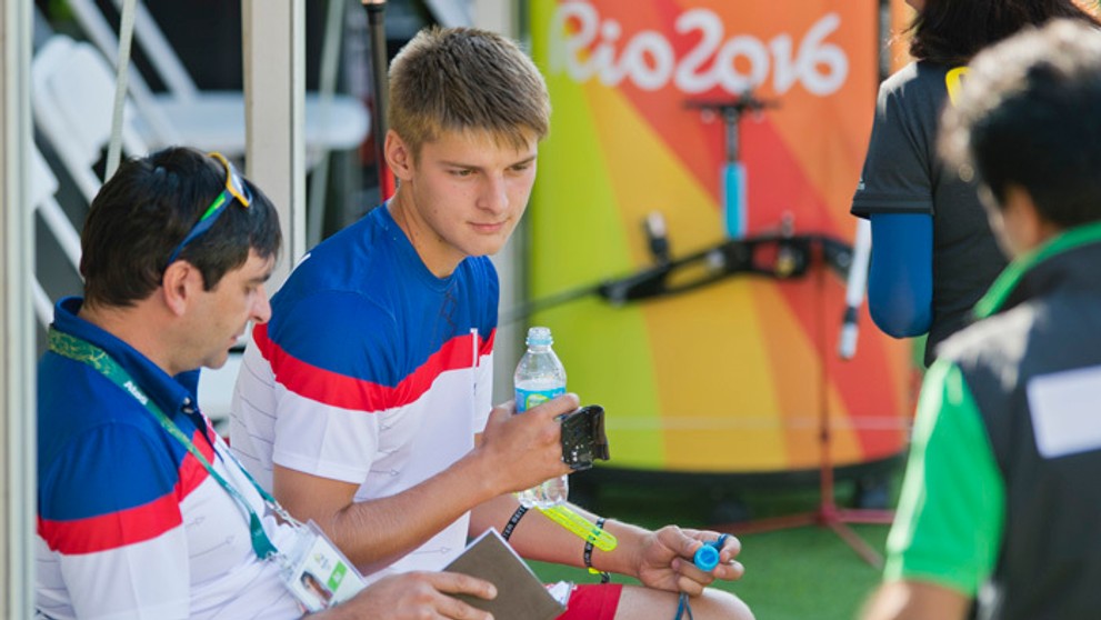 Lukostrelec Boris Baláž a tréner Miroslav Bendík na olympiáde v Riu.