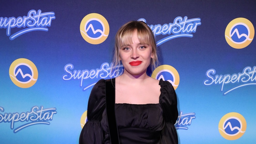 Alpská lyžiarka Nina Ortliebová reaguje v cieli zjazdu v Bansku.