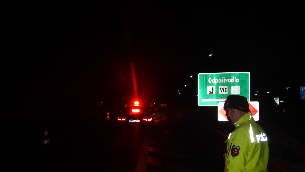 Nehoda na diaľnici R1 pri odpočívadle Voznica.