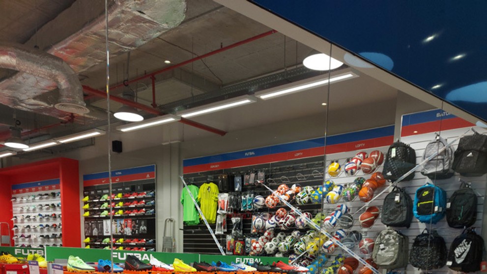 Športový obchod počas lockdownu.