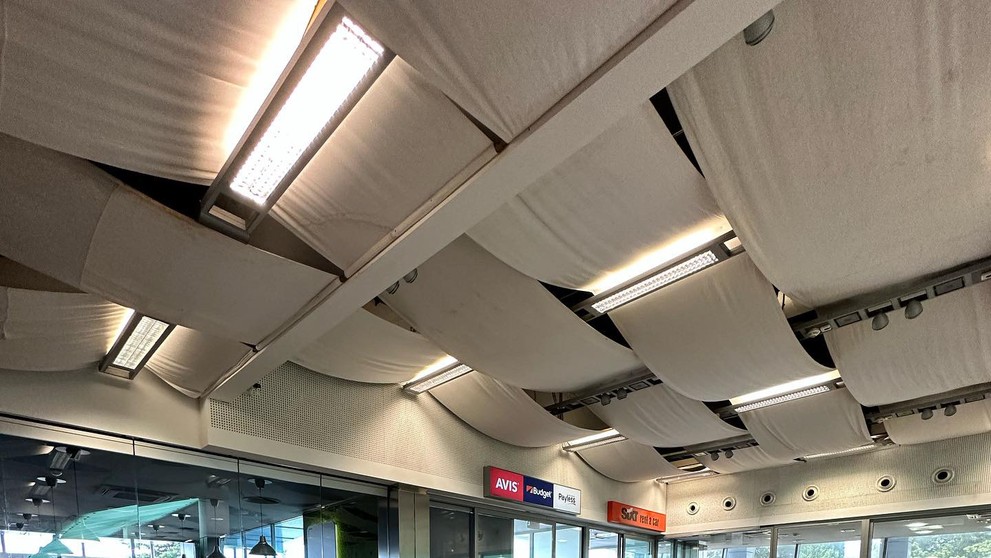 Slovenky strávili noc vo vytopenej letiskovej hale