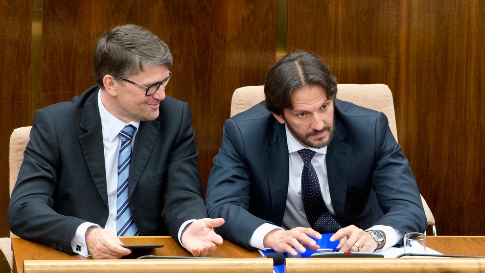 Minister vnútra Robert Kaliňák sa zodpovedá poslancom, opozícia ho chce odvolať 