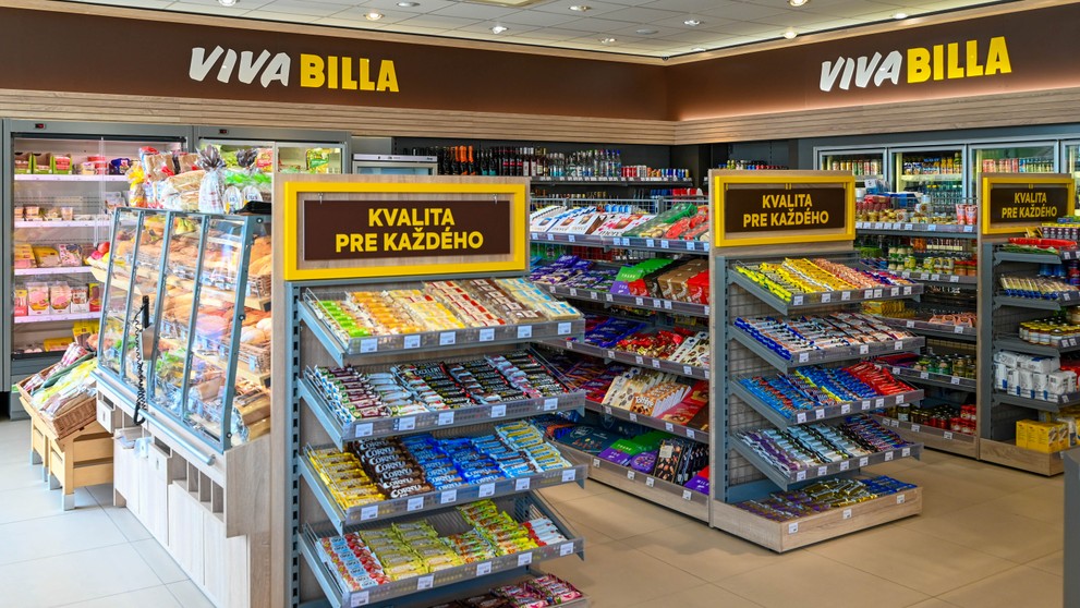 Nákup potravín na čerpacej stanici.