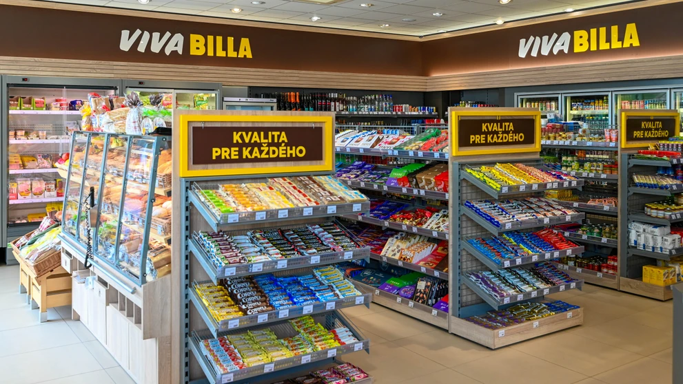 Nákup potravín na čerpacej stanici.