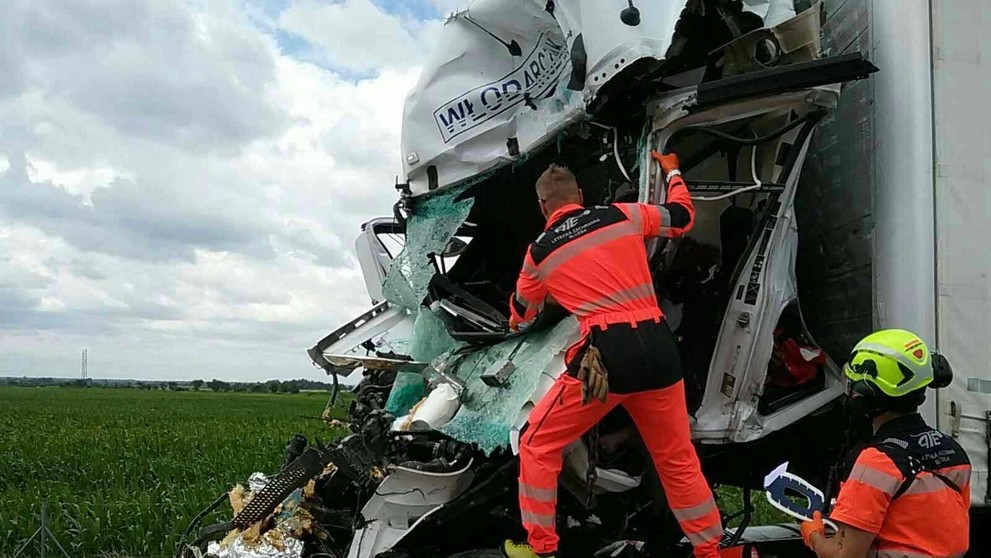 Zrazili sa tri kamióny