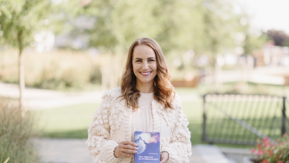 Publikácia Lucie Záhorcovej, Ako odpustiť aj neodpustiteľné, je výsledkom jej niekoľkoročnej praxe a výskumu. 