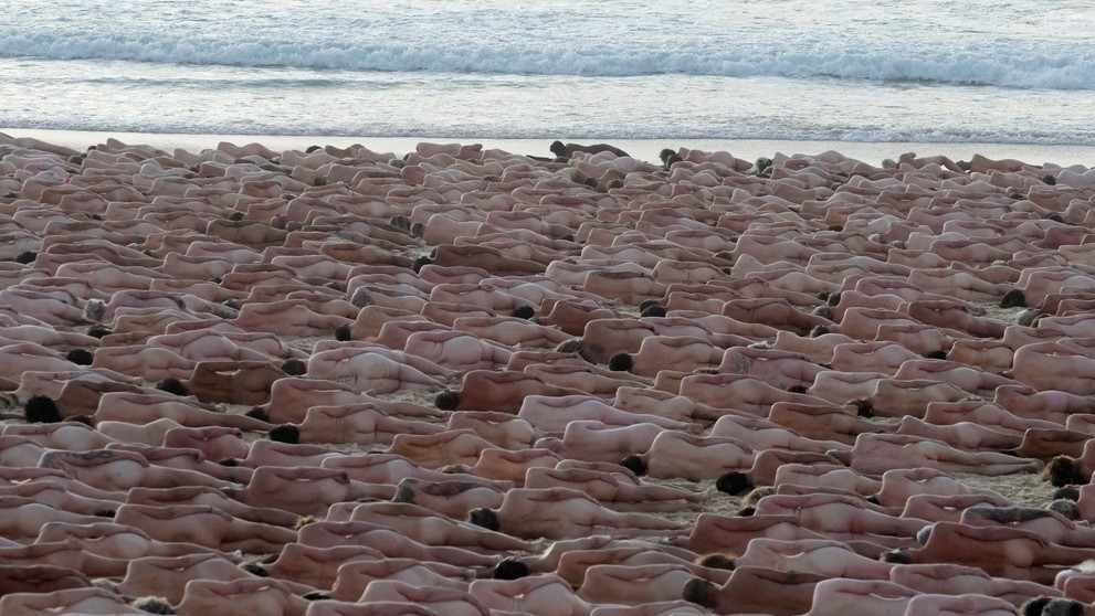 Naháči na Bondi Beach.