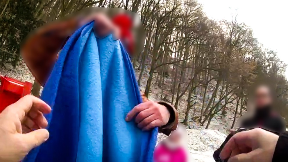 Pod mužom sa v Bratislave prepadol ľad