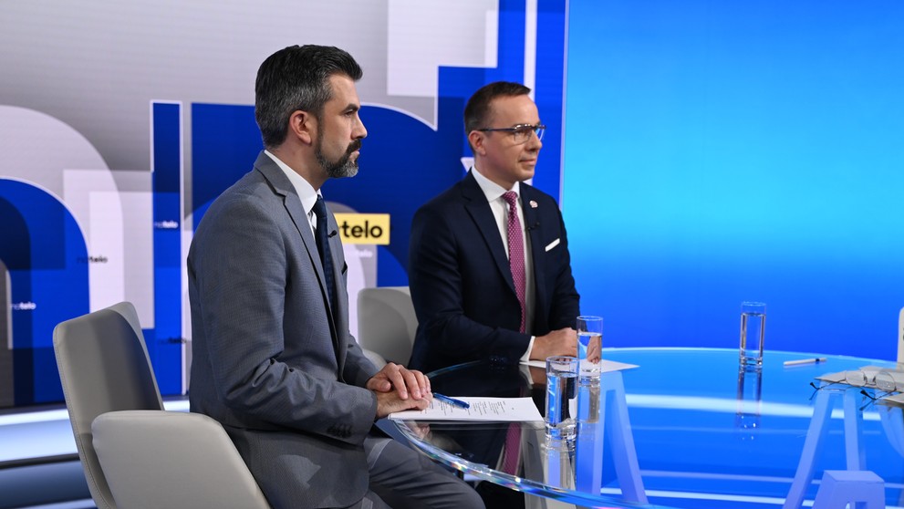 Hosťami relácie Na telo boli minister práce Erik Tomáš (Hlas) a poslanec Ján Hargaš (PS)