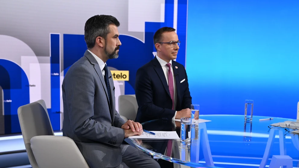 Hosťami relácie Na telo boli minister práce Erik Tomáš (Hlas) a poslanec Ján Hargaš (PS)