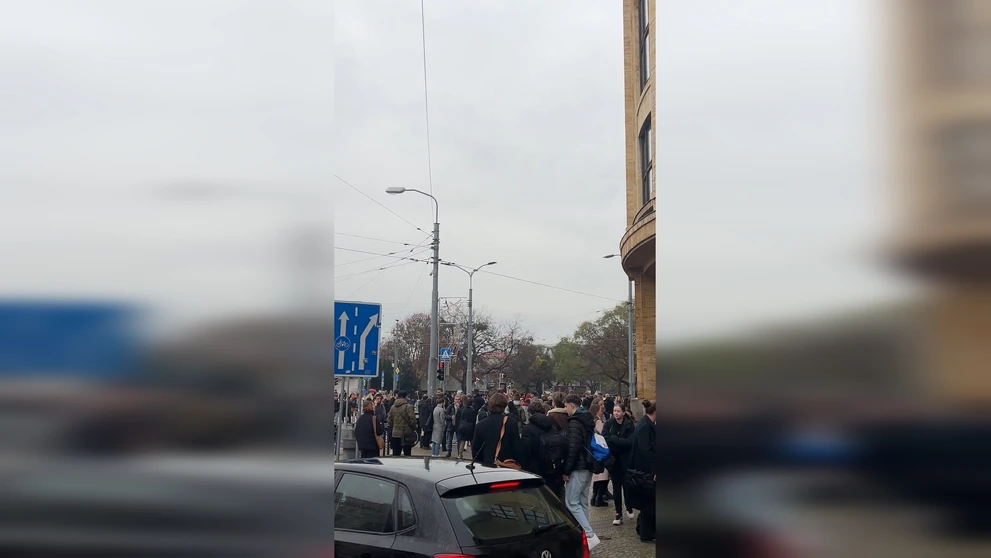 Budovy Univerzity Komenského evakuovali