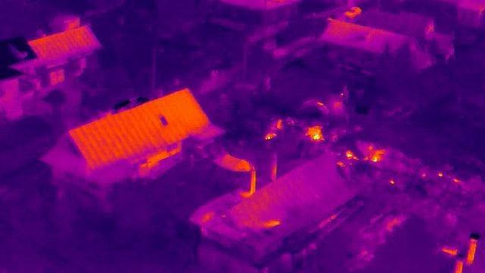 Nočný požiar pri Brezne zasiahol 10 stavieb.