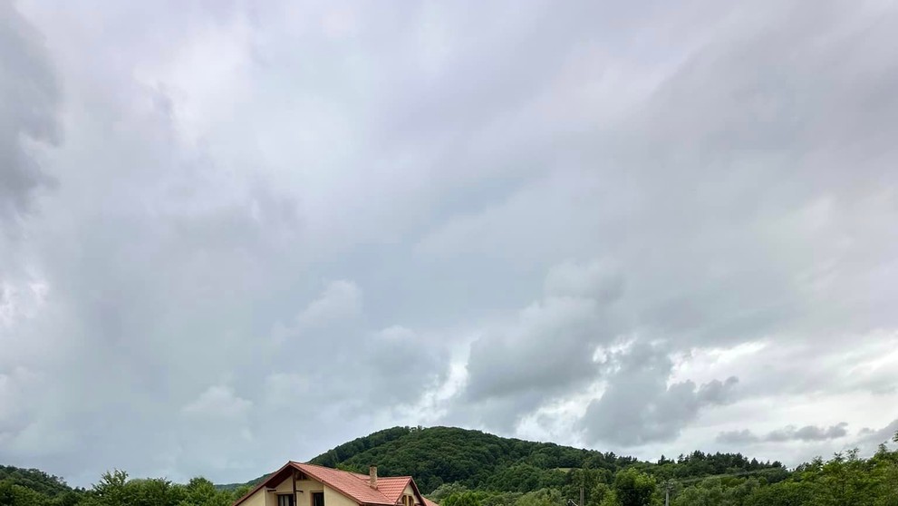 V obciach Ulič, Ubľa, Dúbrava a Michajlov zaplavilo domy i studne.