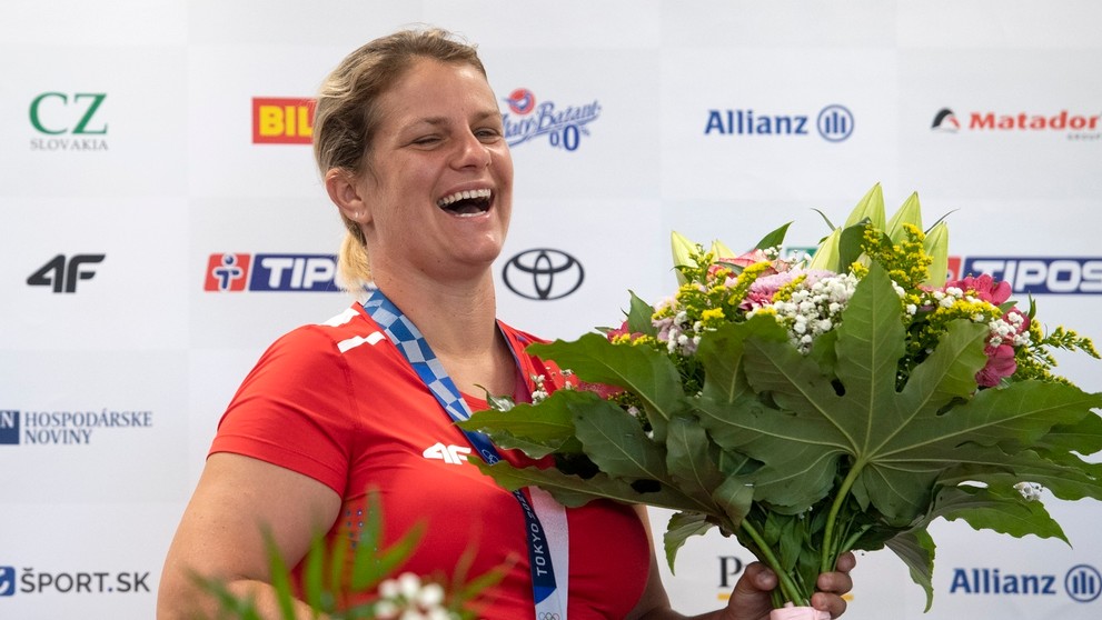 Na snímke olympijská víťazka v streľbe Zuzana Rehák Štefečeková počas tlačovej konferencie po návrate do vlasti.