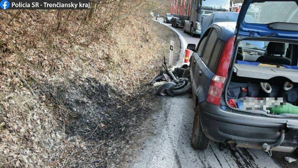 Tragická dopravná nehoda pri Handlovej.