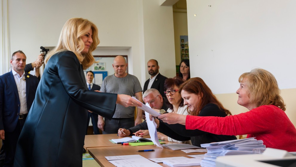 Prezidentka Zuzana Čaputová odvolila v Pezinku.