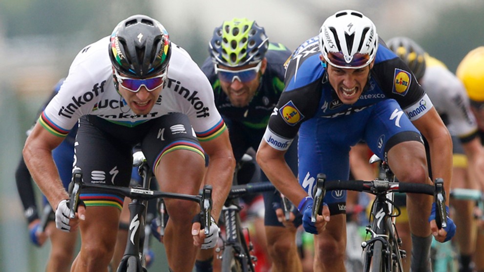 Záverečný špurt Petra Sagana s Julianom Alaphilippeom v 2. etape, ktorú vyhral úradujúci majster sveta.