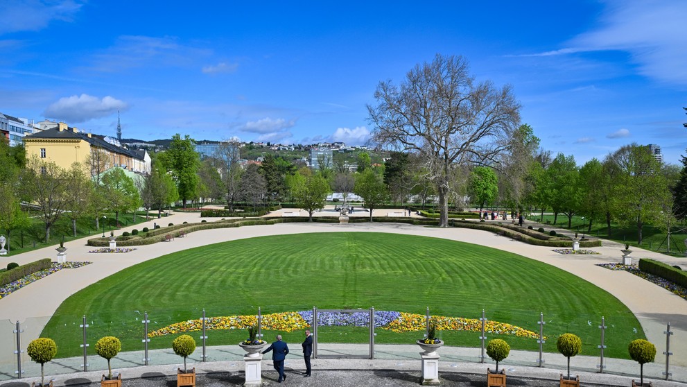 Na snímke priestory Grasalkovičovej záhrady po jej rekonštrukcii .