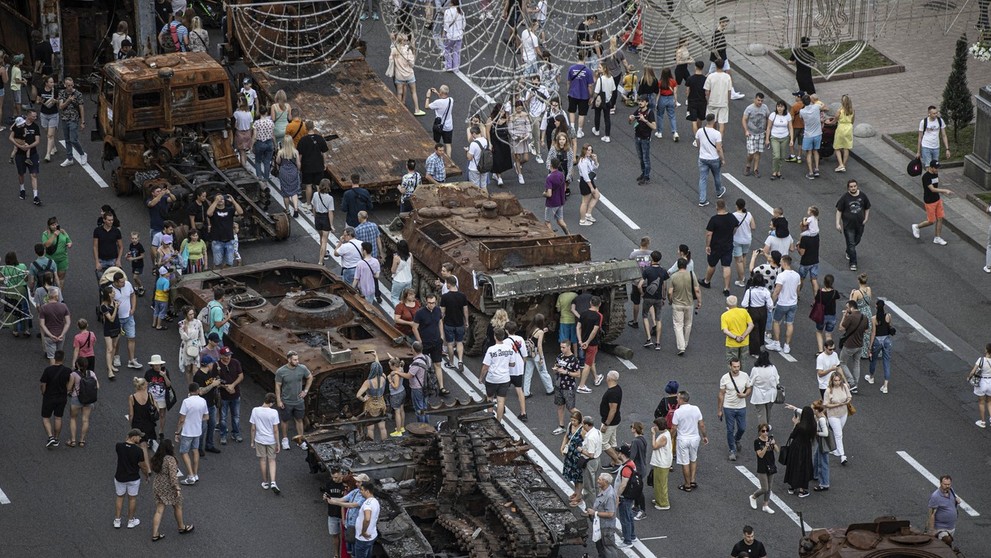 Zaistená vojenská technika a zbrane