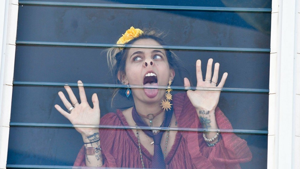 Paris Jackson na dostihoch. 