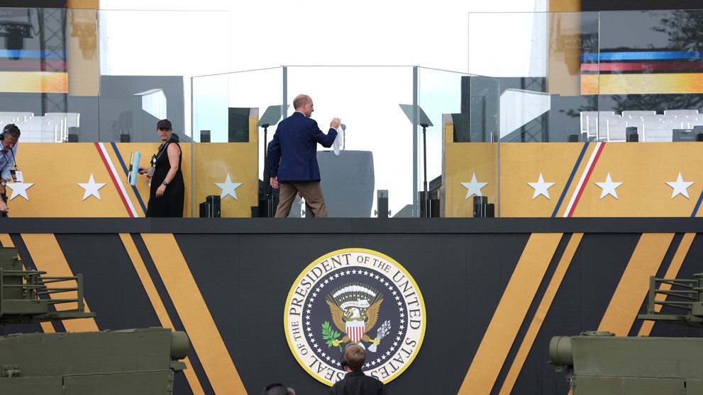 Trump_Military_Parade452498