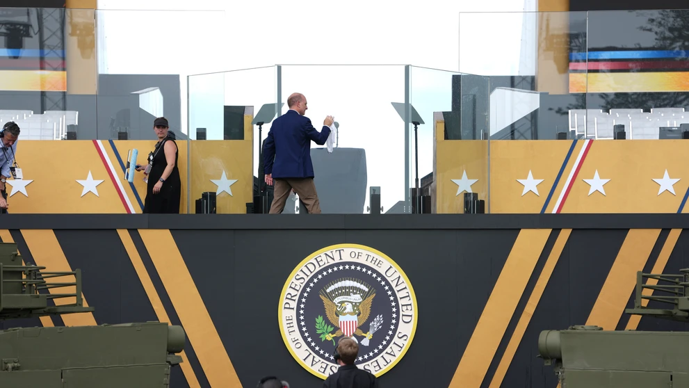 Trump_Military_Parade452498