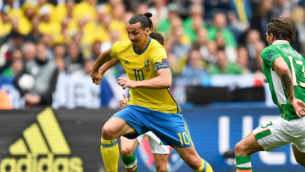 Zlatan Ibrahimovič v zápase proti Severnému Írsku.