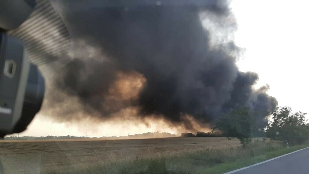 Požiar skladu v Palárikove.