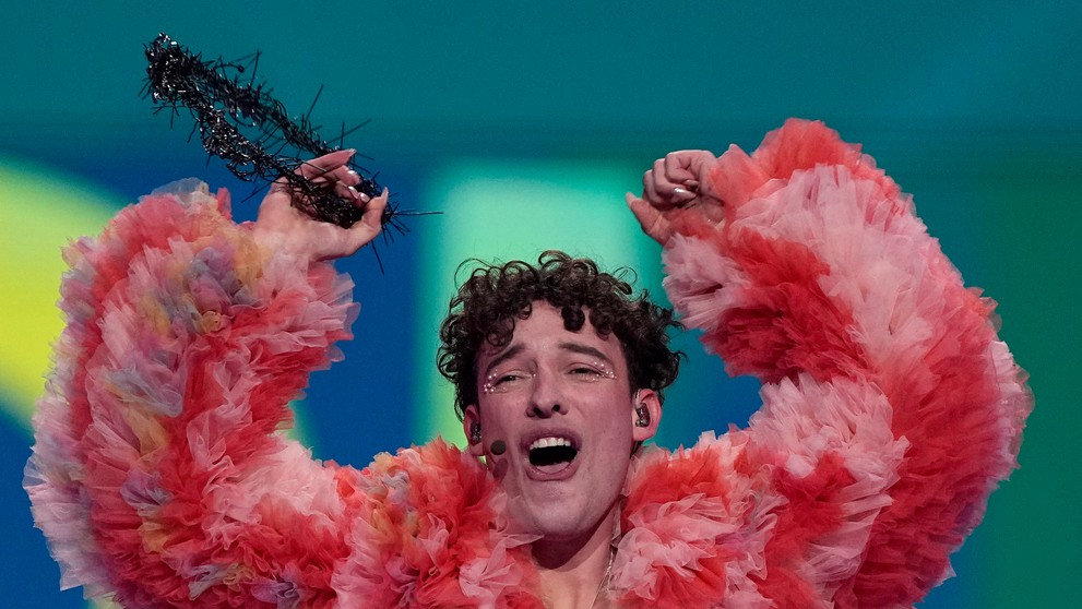 Víťaz Eurovízie švajčiarsky rapper Nemo.