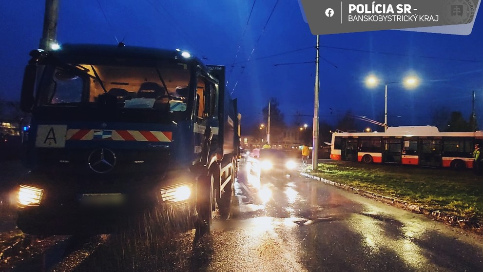 Pri nehode trolejbusu v Banskej Bystrici sa zranilo sedem ľudí