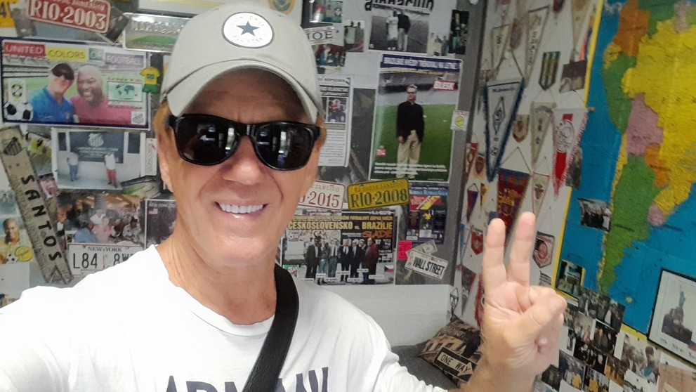 Joe Borbély dnes, v jednom zo svojich privátnych futbalových kráľovstiev.