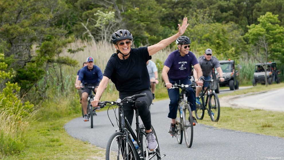 Americký prezident Joe Biden s manželkou