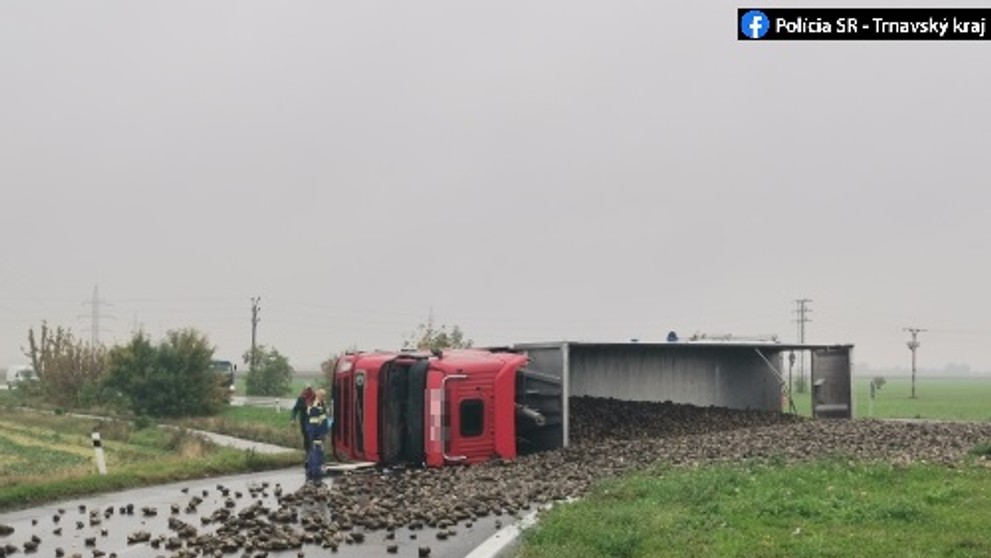 Kamión prevážal repu