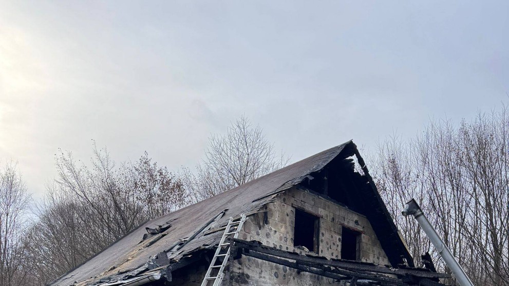 Požiar v obci Nový Salaš.