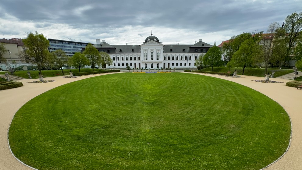Na snímke priestory Grasalkovičovej záhrady po jej rekonštrukcii .