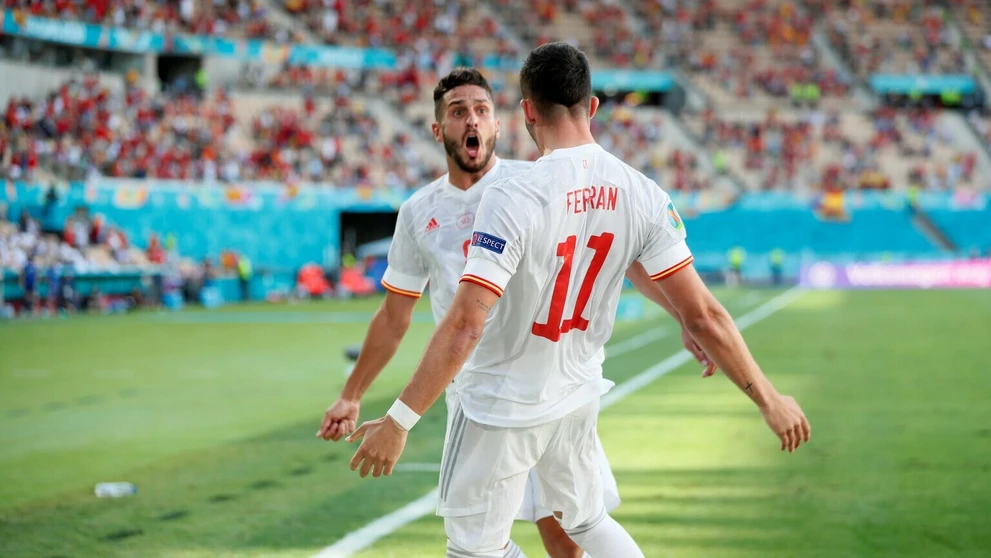 Torres s Kokem oslavujú štvrtý gól.