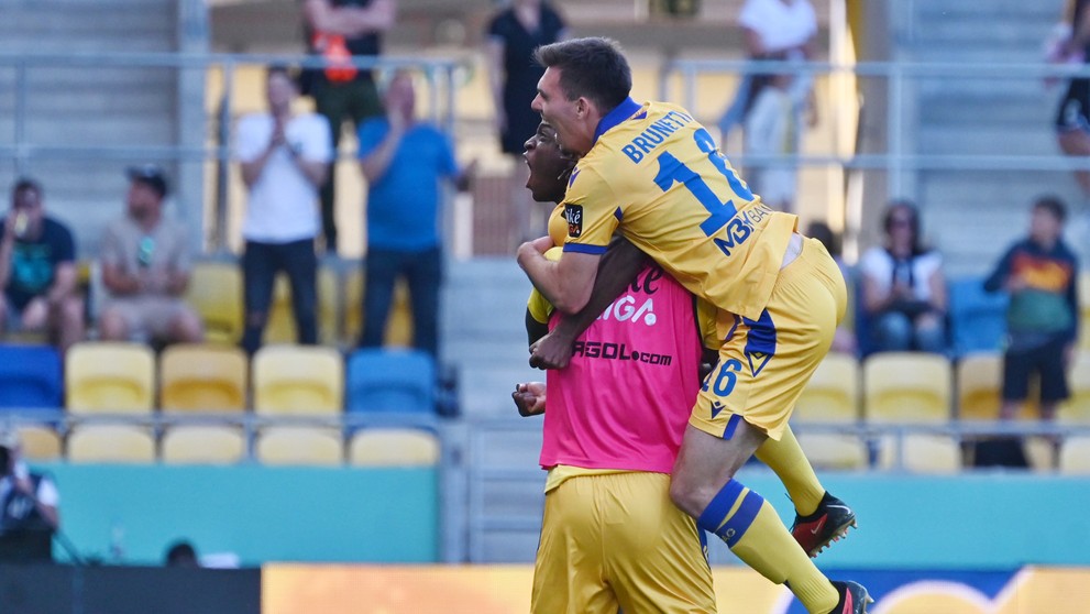 Na snímke radosť hráčov DAC po strelení gólu.