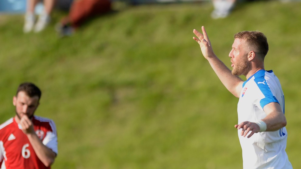 Adam Nemec sa raduje z gólu na 2:0 počas prípravného zápasu proti Gruzínsku.