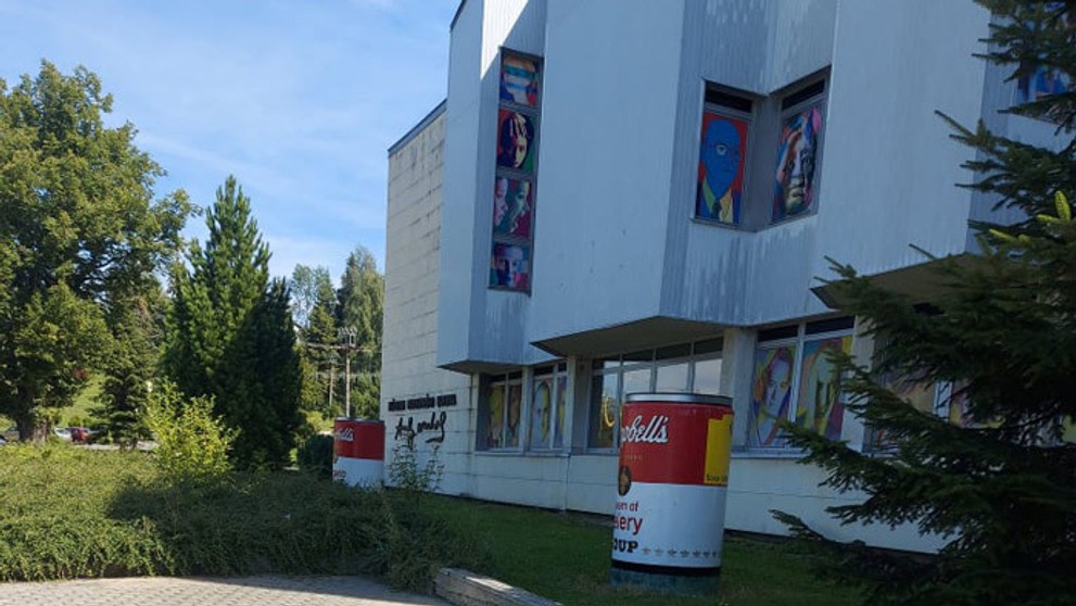 Múzeum moderného umenia Andyho Warhola v Medzilaborciach.