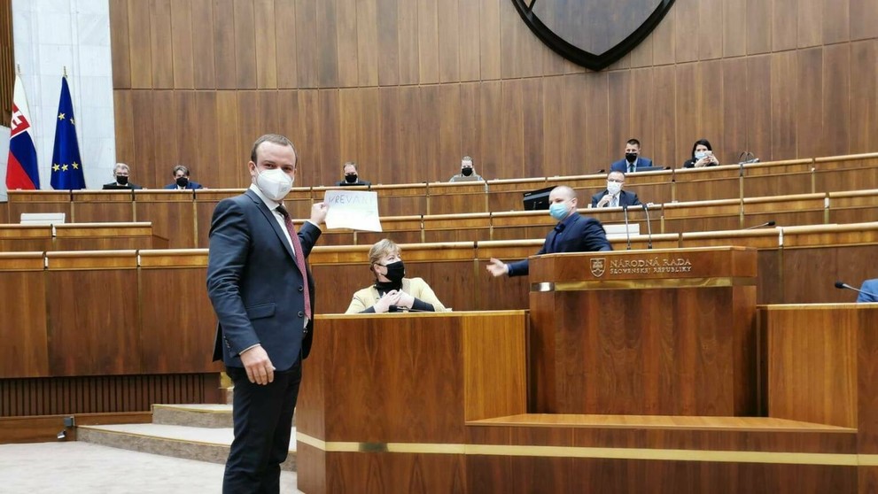 Miroslav Žiak (SaS) a Milan Mazurek (ĽSNS).