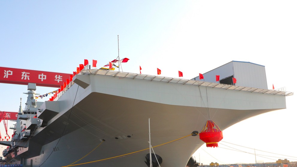 Obojživelná čínska útočná loď triedy „Typ 076“.