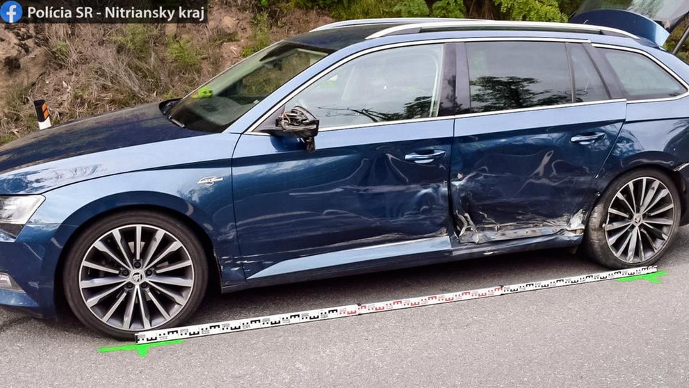 Po šmyku narazil do auta