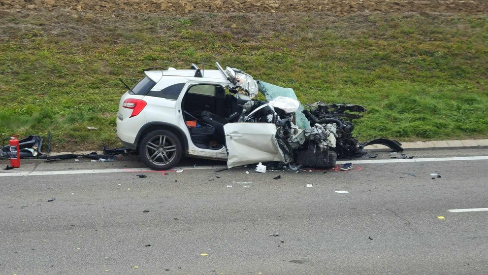 Kamión čelne vrazil do nič netušiacej rodiny v aute