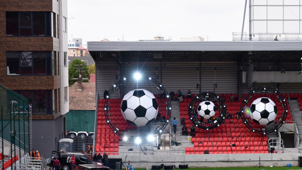 Skúška svetiel pódia novej futbalovej arény City Arena – Štadióna Antona Malatinského.