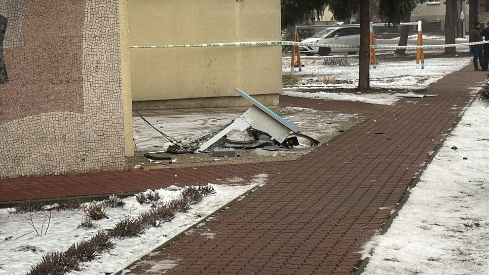 Výbuch bankomatu v obci Závod