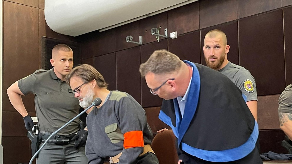 Dědeček prišiel pred senát