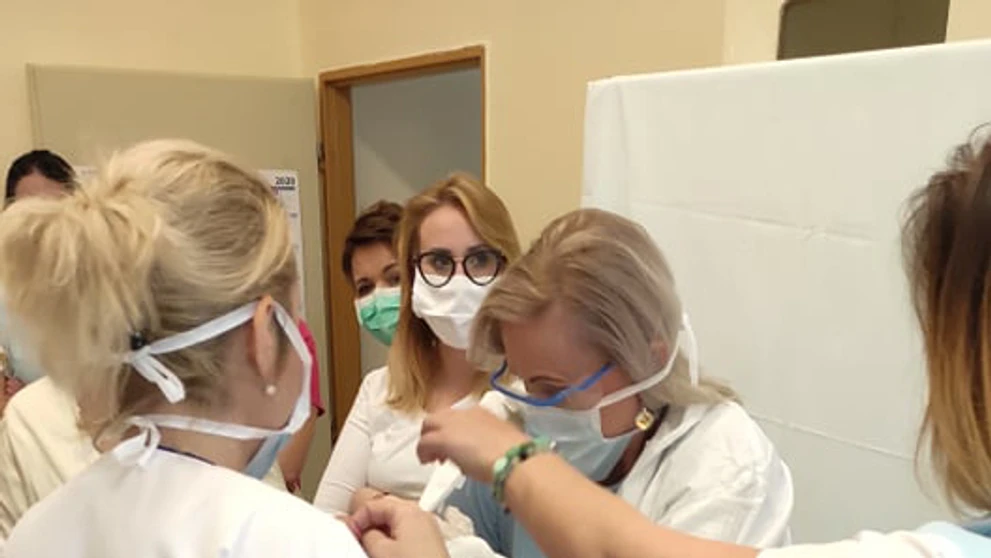 Nácvik prijatia pacientky na gynekológii v levickej nemocnici.