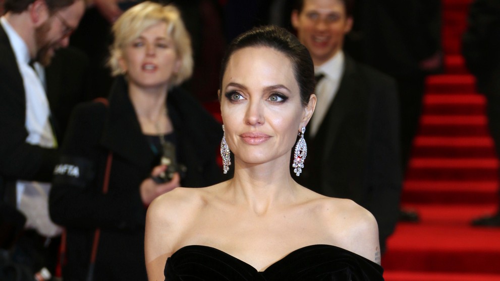 Matka ich opustila: O dievčatá sa musí starať slepý dedko a utrápená babička